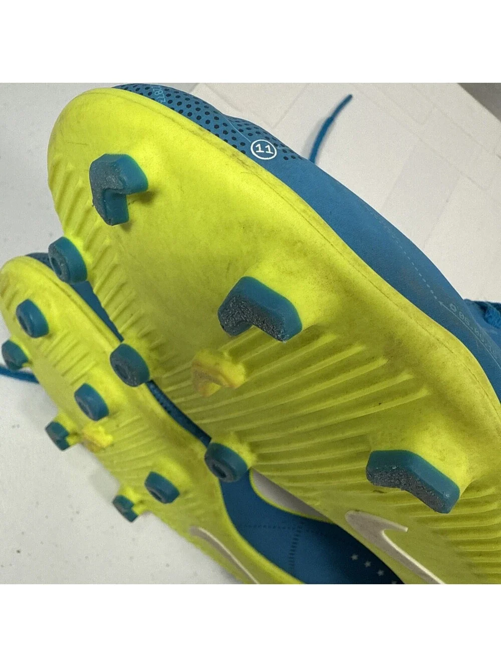 Nike Neymar JR Mercurial Vortex III soccer cleats blue Youth Size 6Y 921490-400